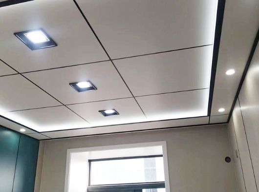 陽臺貼瓷磚還是集成墻板，比較后心里才有數